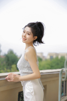 母によく似ている中に是什么意思